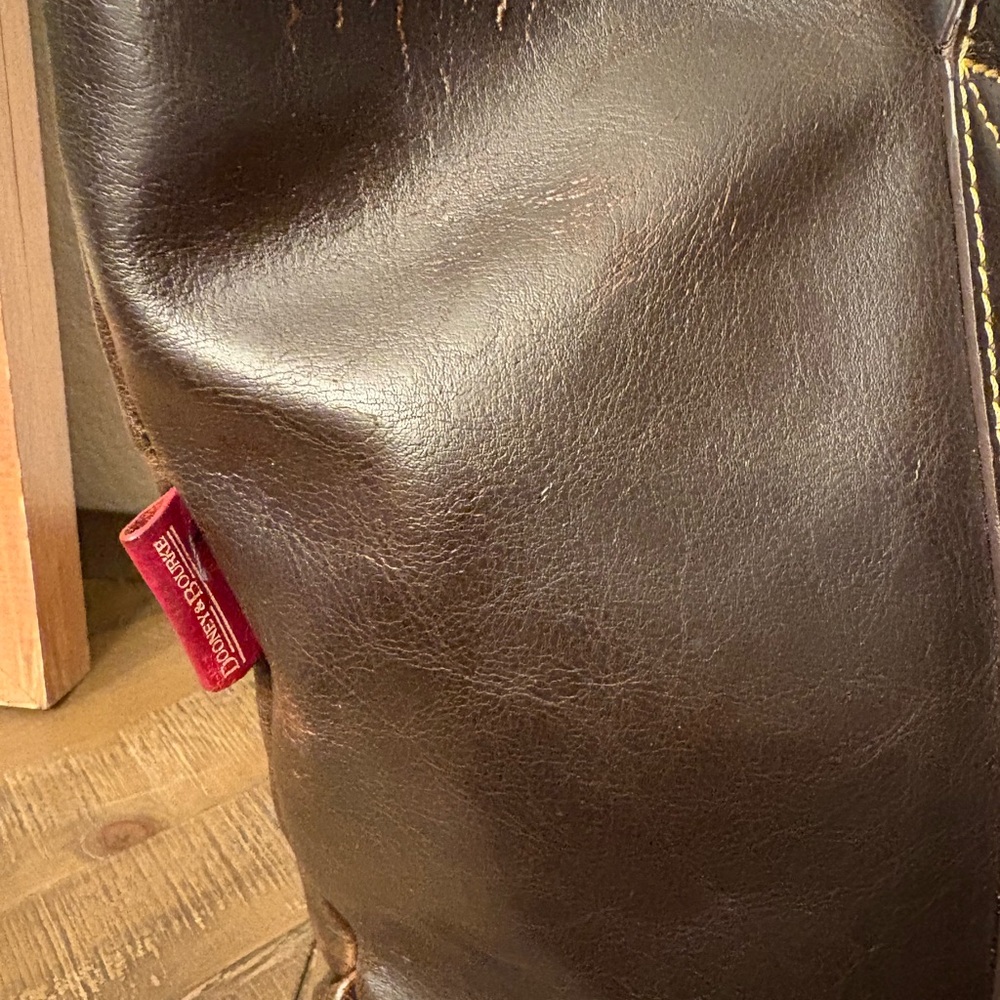 Sold unlisted 👜Vintage Dooney & Bourke All Weather Leather Shoulder Bag AWL - Picture 3 of 7
